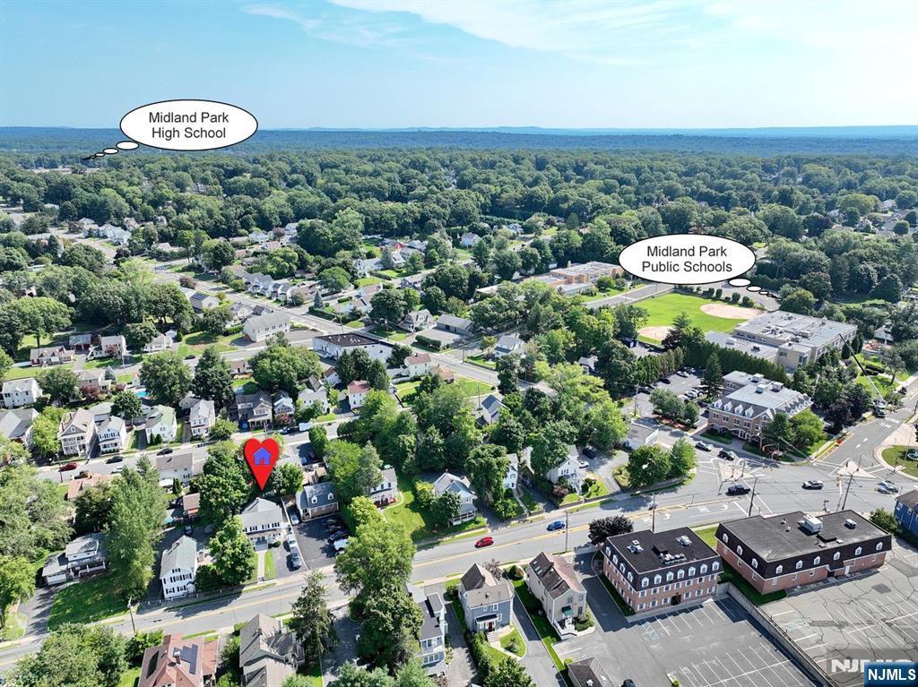 340 Godwin Ave, Midland Park, NJ 07432