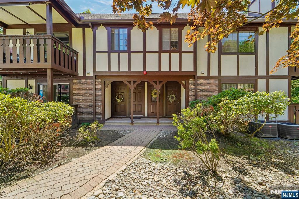3811 Melville Court - Photo 1