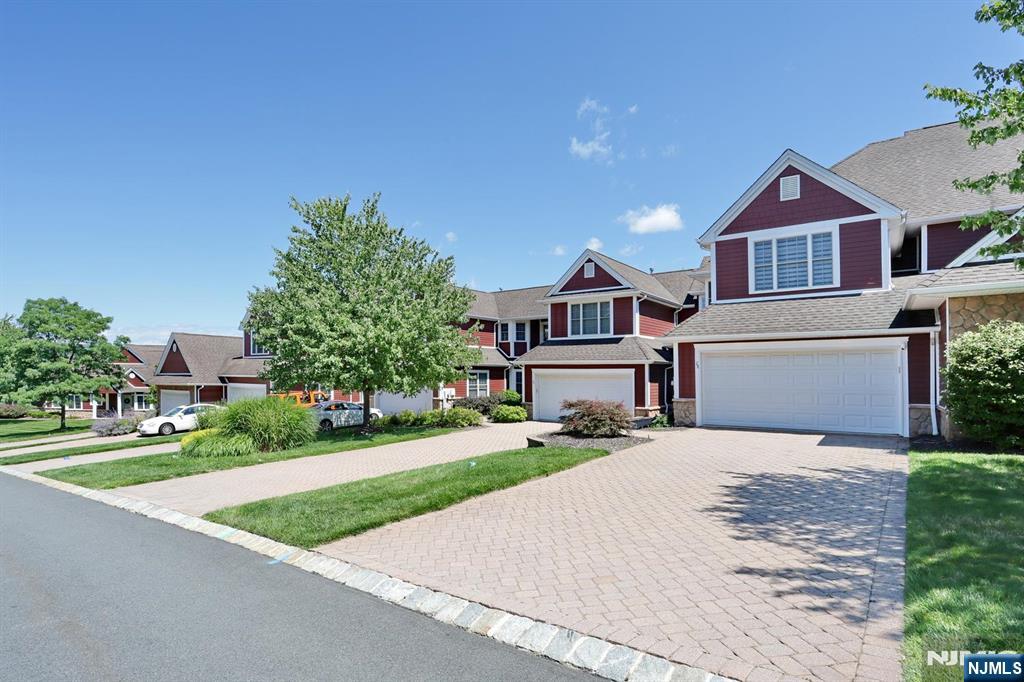 28 Turnberry Lane - Photo 2