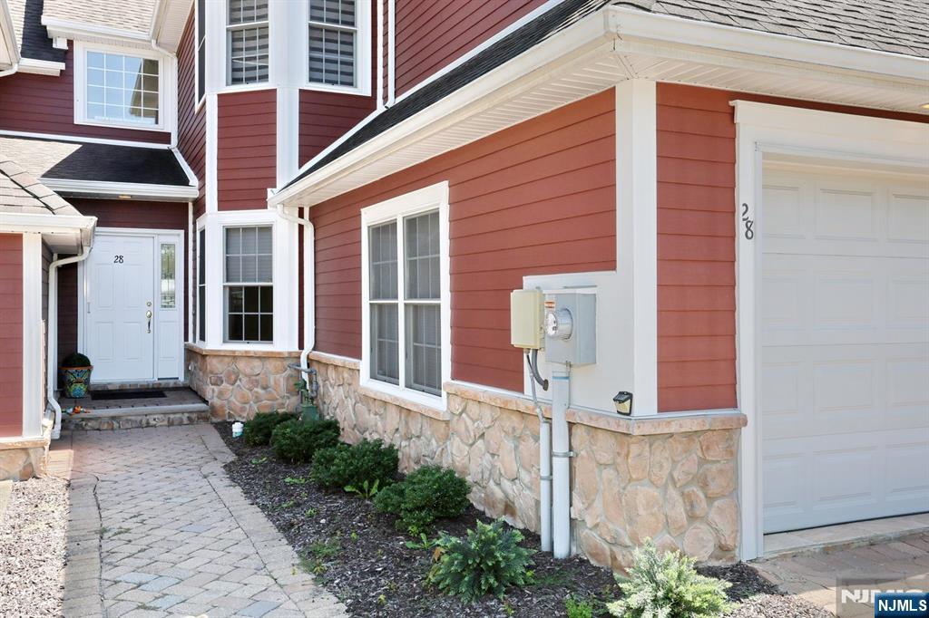 28 Turnberry Lane - Photo 3