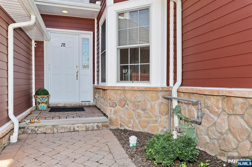 28 Turnberry Lane - Photo 4