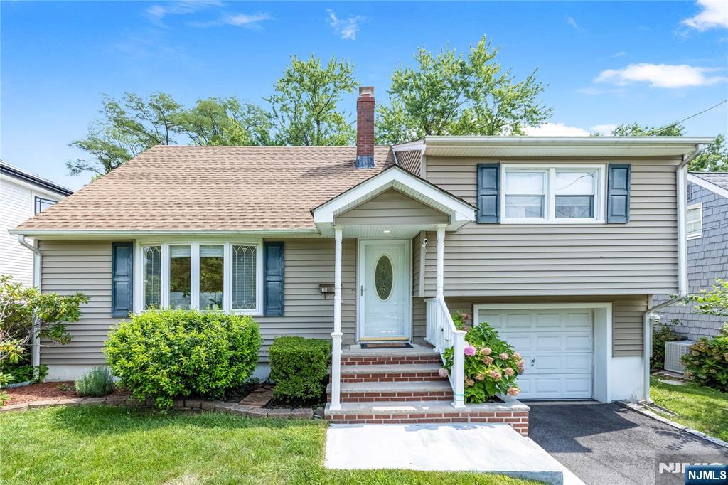 Photo 3 of Single family home for sale at 1607 Broad St, Bloomfield, NJ 07003 | MLS# 26031008 | Listing updated on 2026-09-19