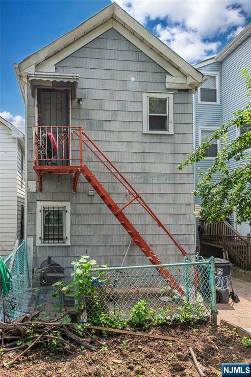 212 Garside Street - Photo 5
