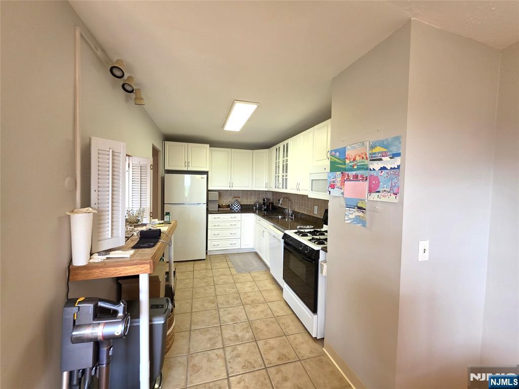 2348 Linwood Avenue 7L - Photo 4