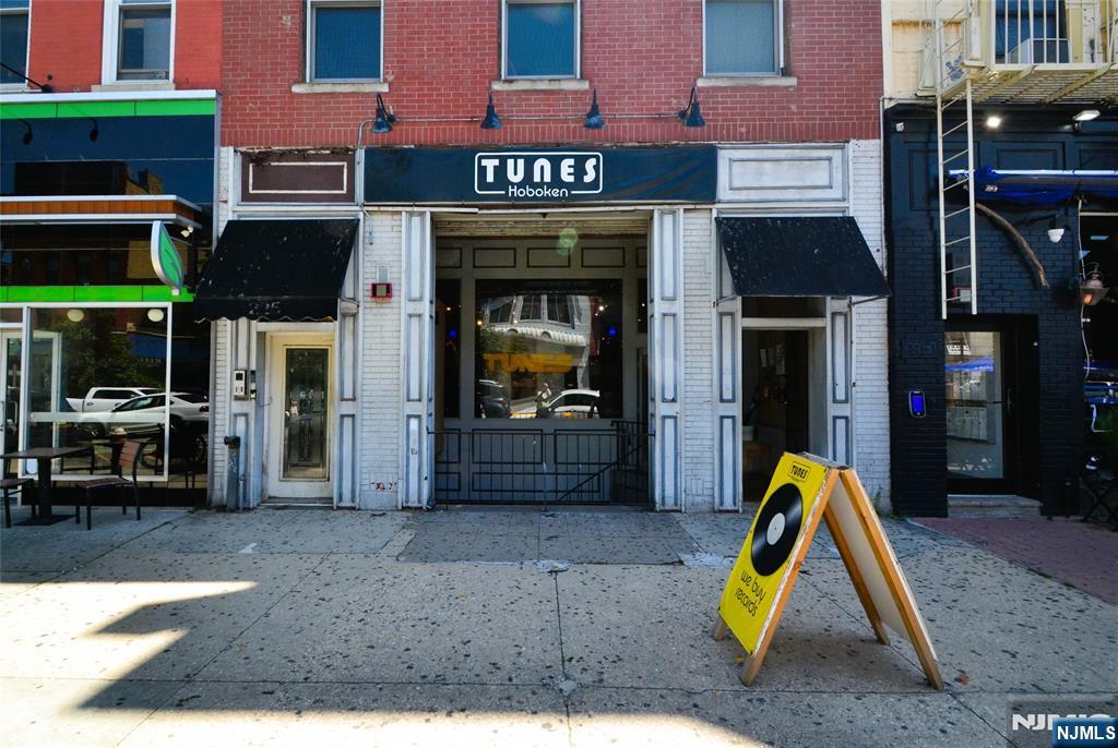 225 Washington Street B - Photo 2