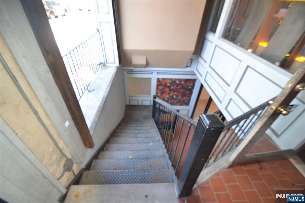 225 Washington Street B - Photo 3