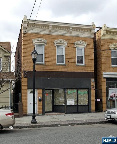 179 Hudson Street - Photo 2