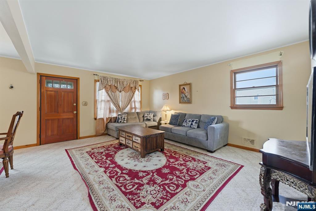 17 Petty Avenue - Photo 3
