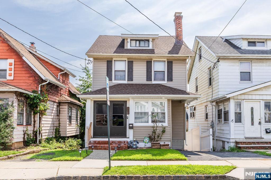 420 Dewitt Avenue - Photo 1