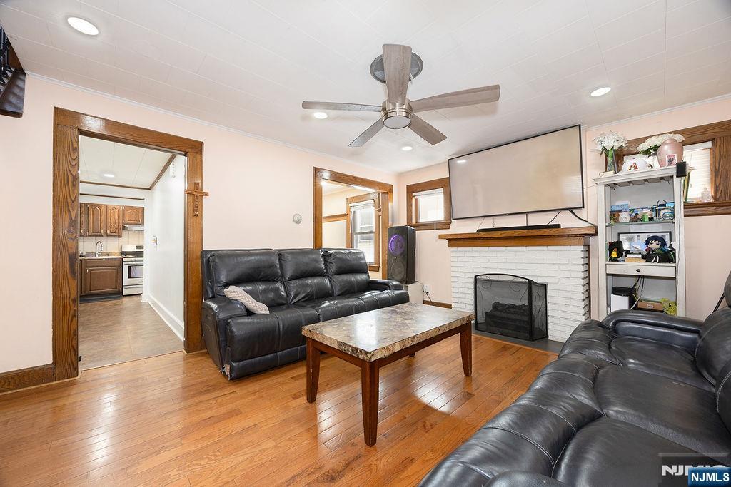420 Dewitt Avenue - Photo 3