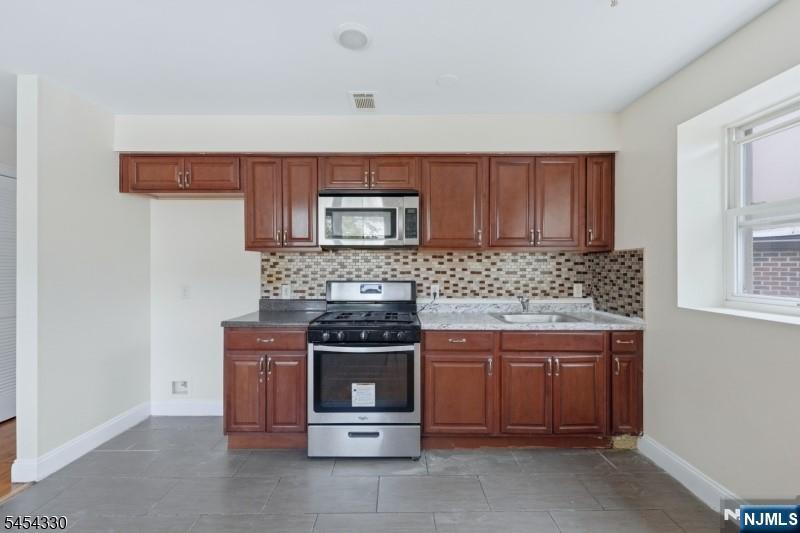232 Shephard Avenue A4 - Photo 2