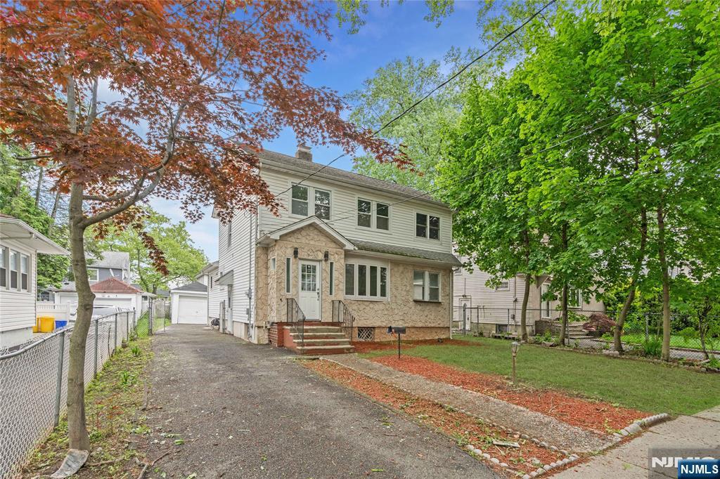 1153 Margaret Street - Photo 1