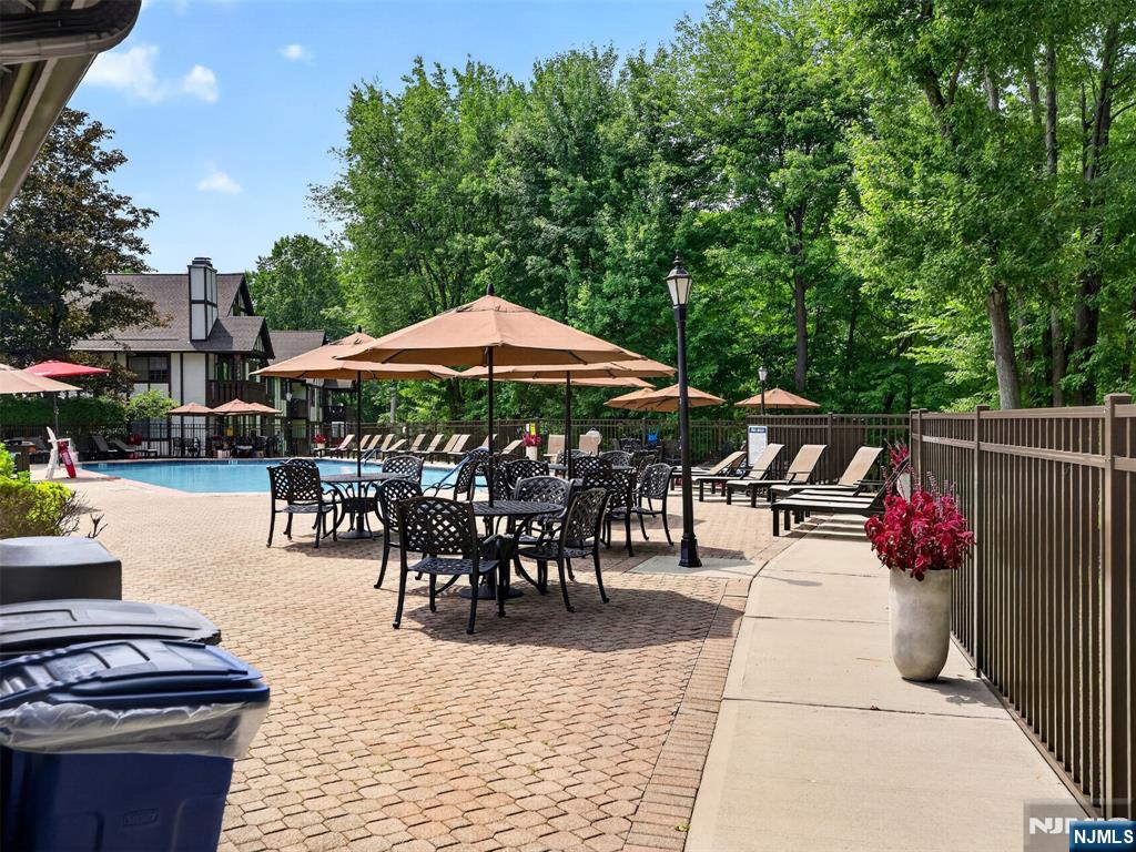1510 Faulkner Ct, Mahwah, NJ 07430