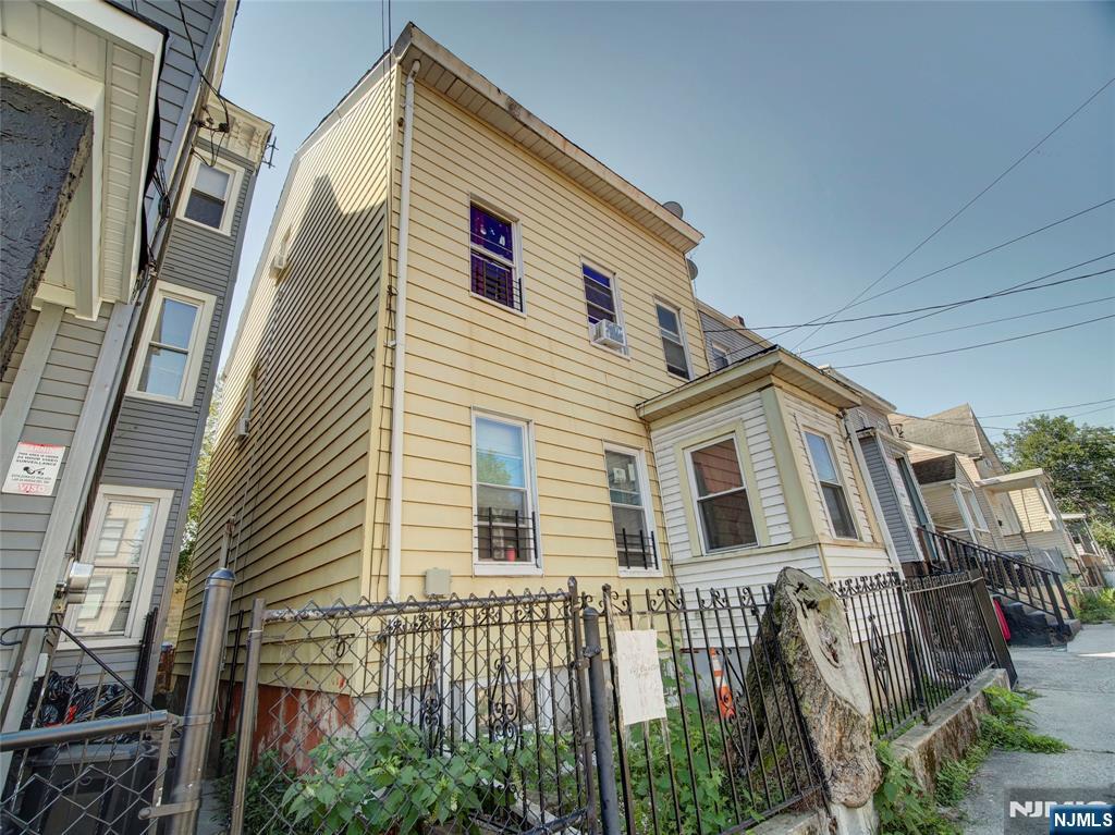 39 Hillman Street - Photo 2