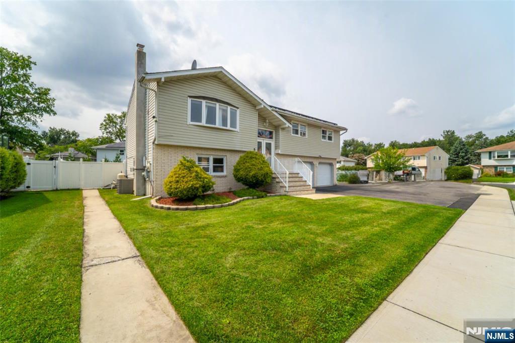 5 La Rosa Drive - Photo 1