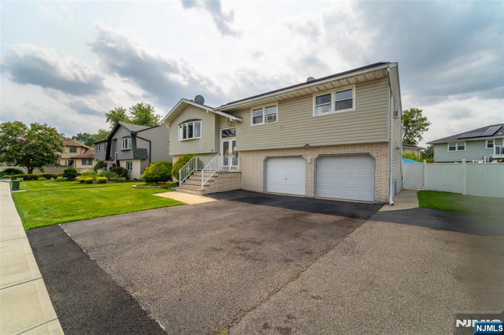 5 La Rosa Drive - Photo 2