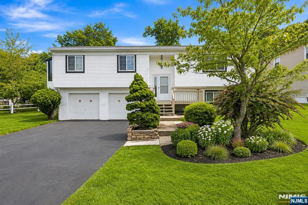 17 Lunn Avenue - Photo 1