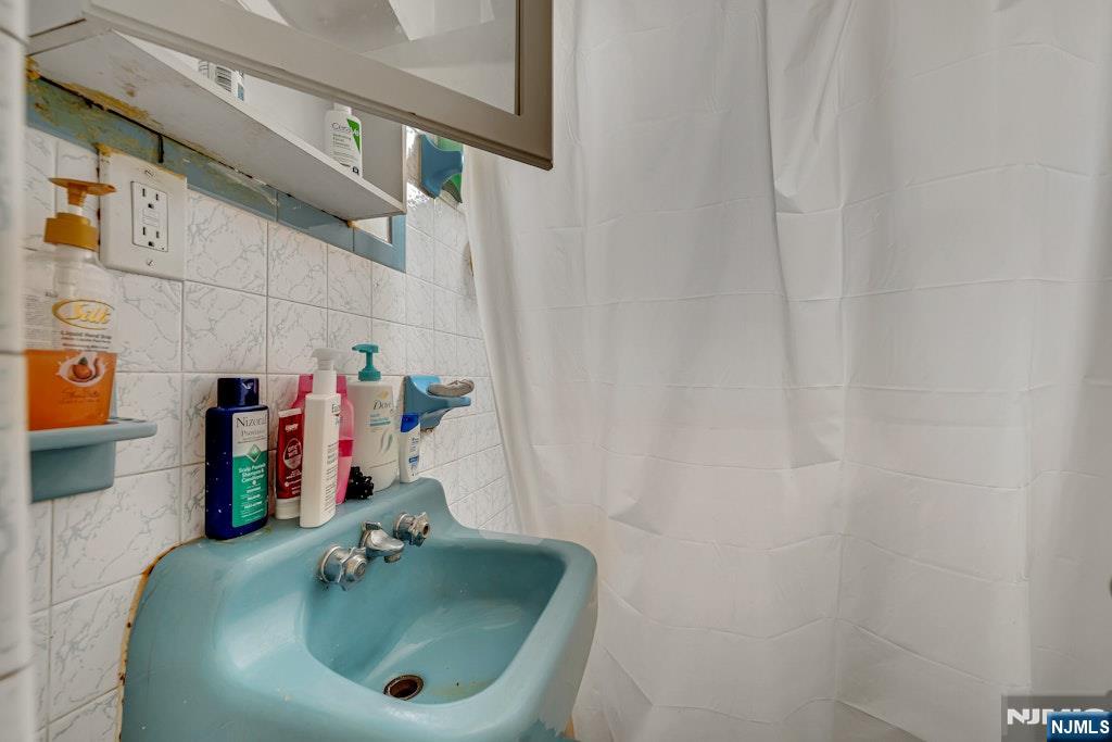 56 Madison Street - Photo 3
