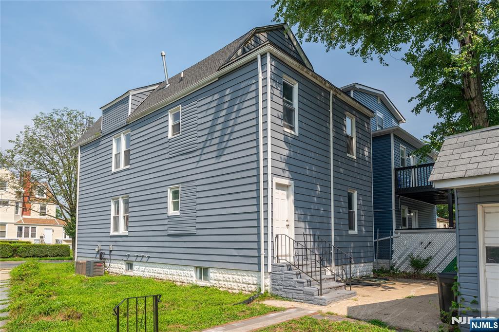 484 Prospect Street - Photo 3