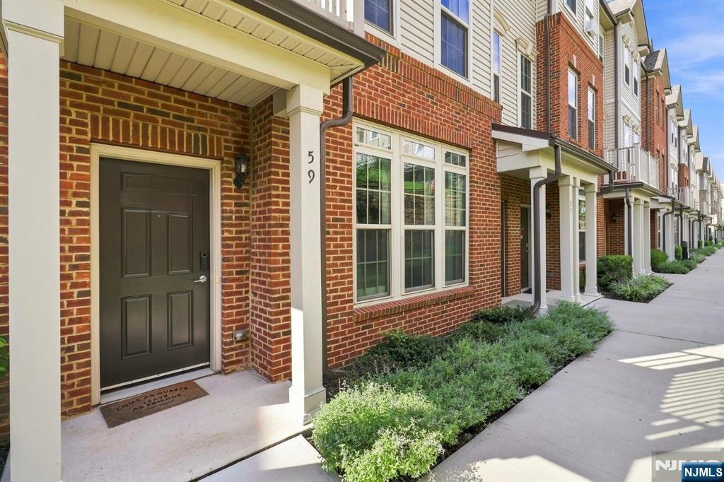 59 Arnold Drive - Photo 1