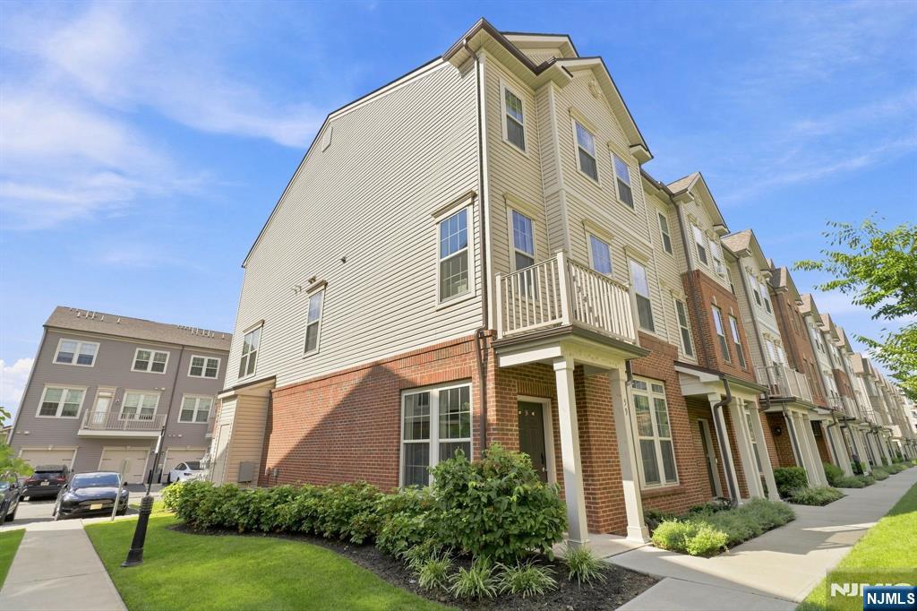 59 Arnold Drive - Photo 3