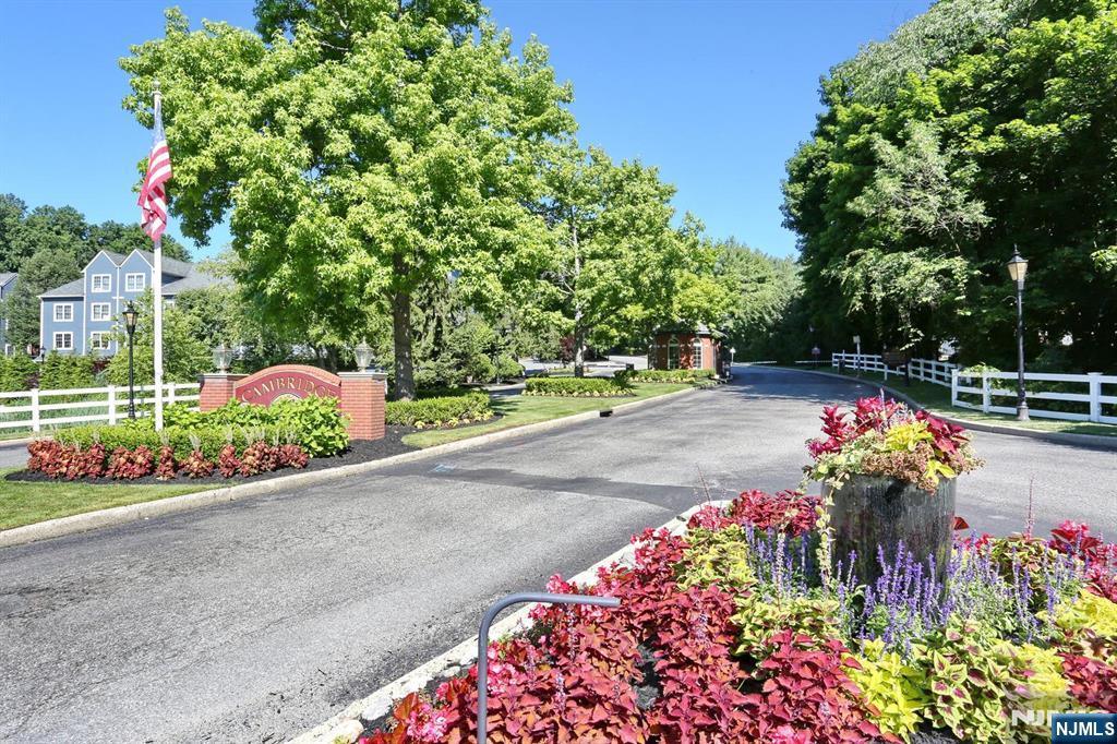379 Cambridge Drive - Photo 2