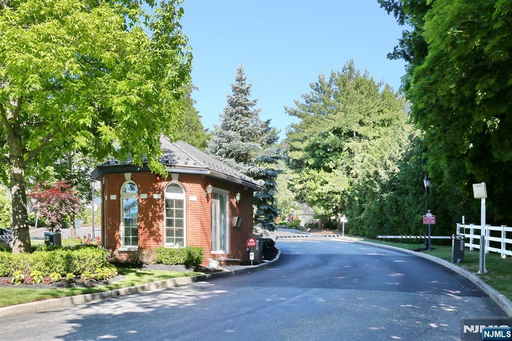 379 Cambridge Drive - Photo 3