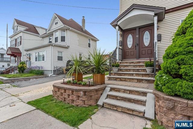 87 Hudson Street 2 - Photo 2
