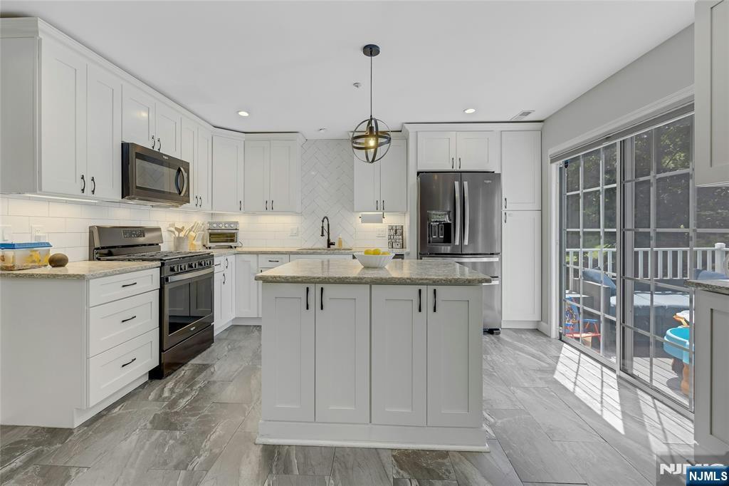 1503 Cornwall Rd, Mahwah, NJ 07430