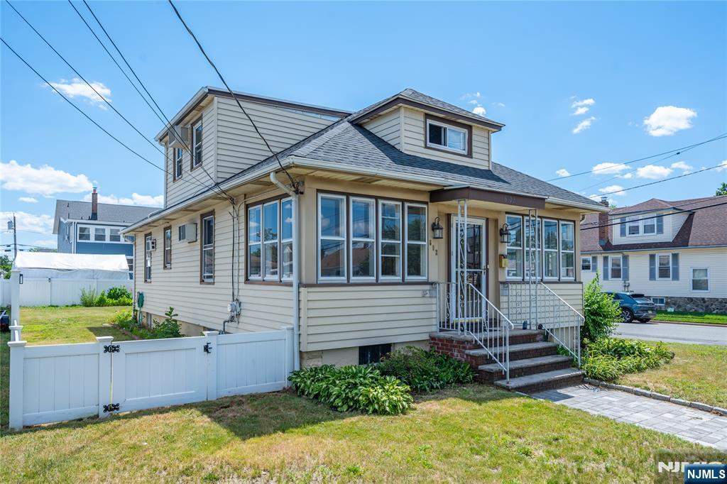 8-02 Henderson Blvd, Fair Lawn, NJ 07410