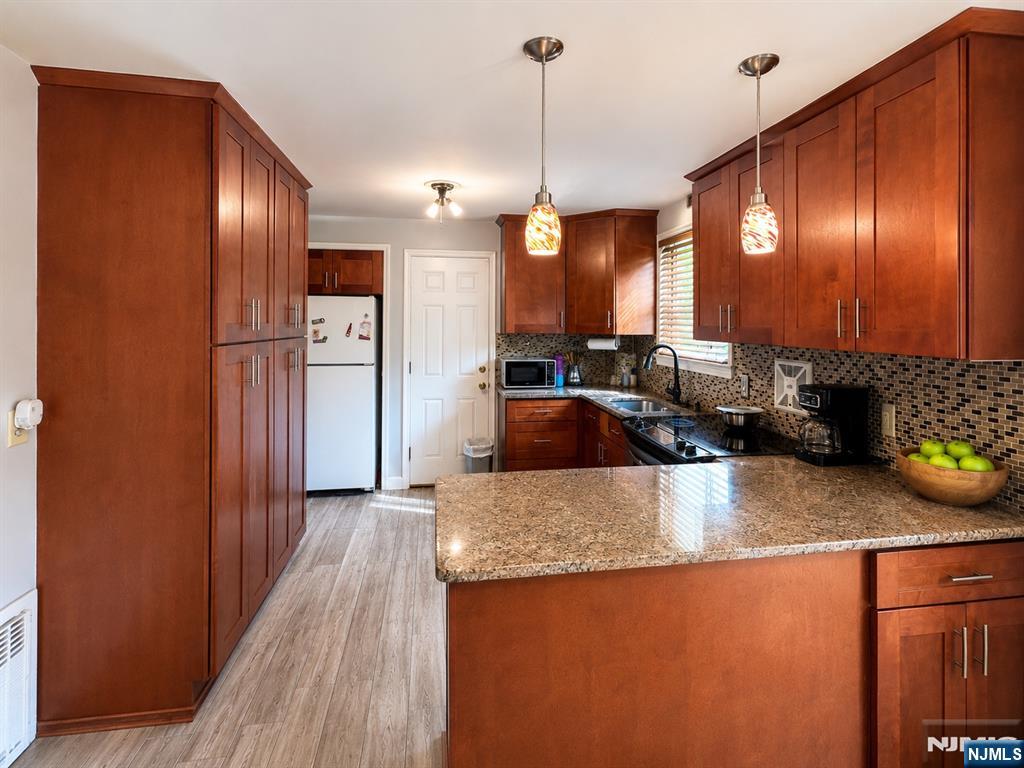4th image of 635 Robinson Ter, Union, NJ 07083 | MLS# 26031141