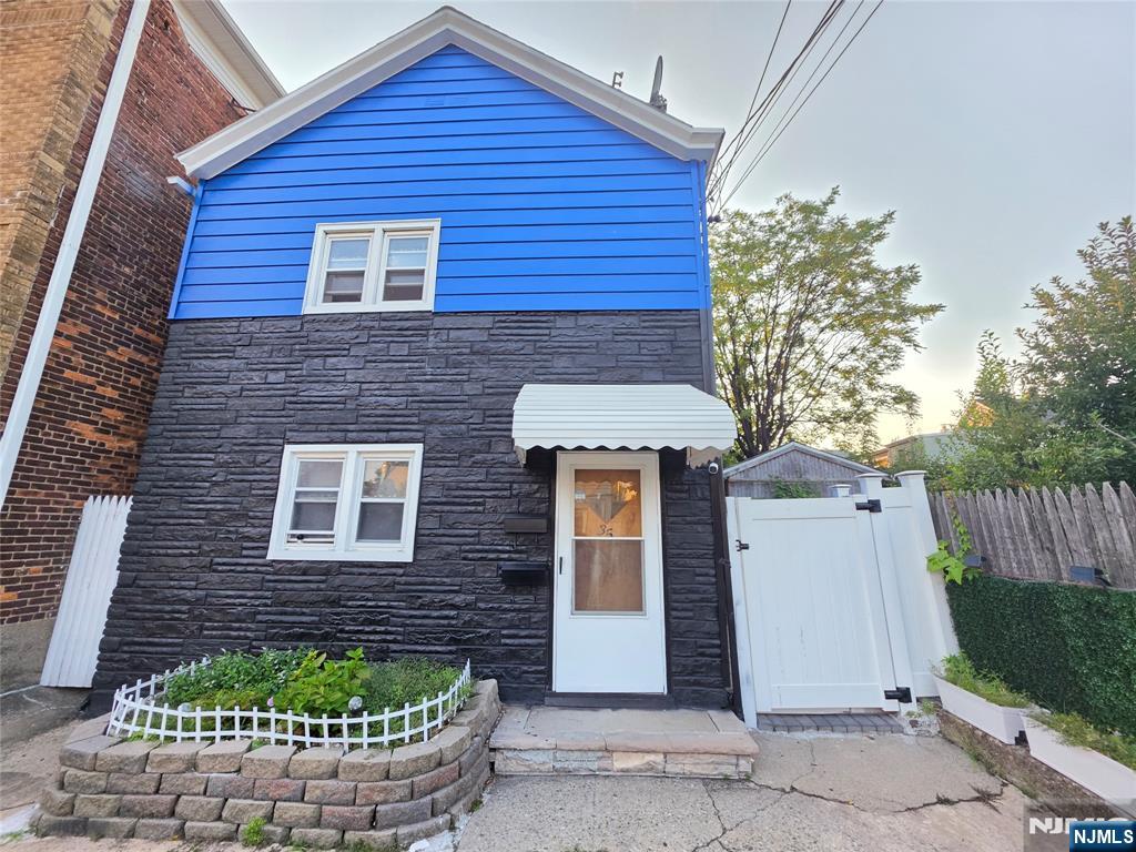 35 Gaston Avenue 2 - Photo 1