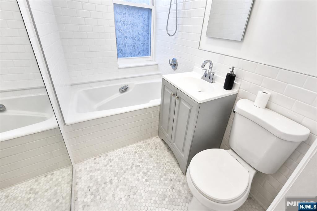 6045 Boulevard East C9 - Photo 4