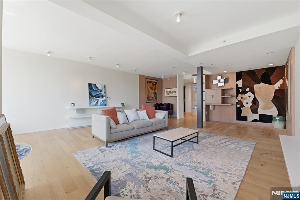 1008 Hudson Park - Photo 4