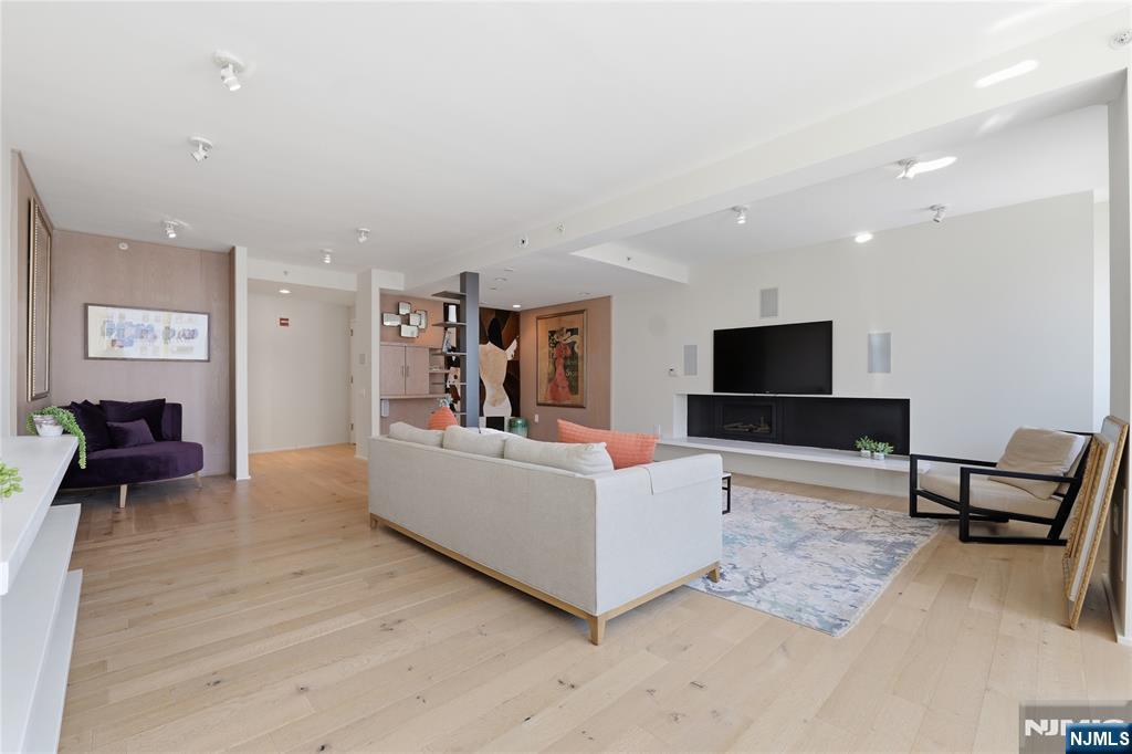 1008 Hudson Park - Photo 5