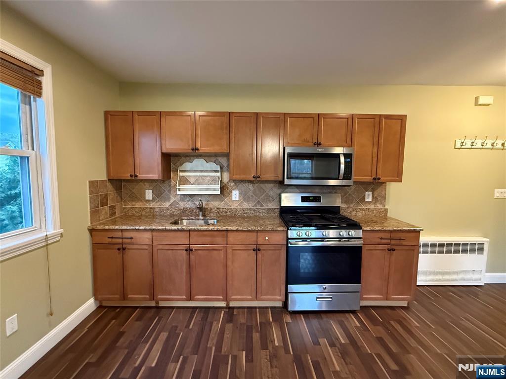 162 Paris Avenue 2 - Photo 2