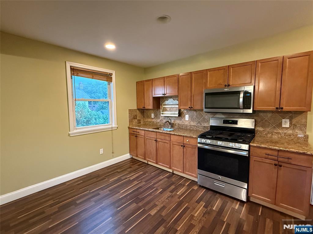 162 Paris Avenue 2 - Photo 5