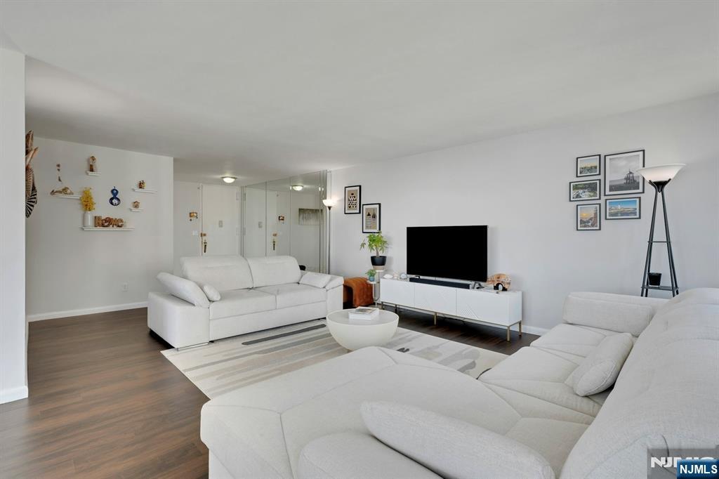 200 Winston Drive 2504 - Photo 3