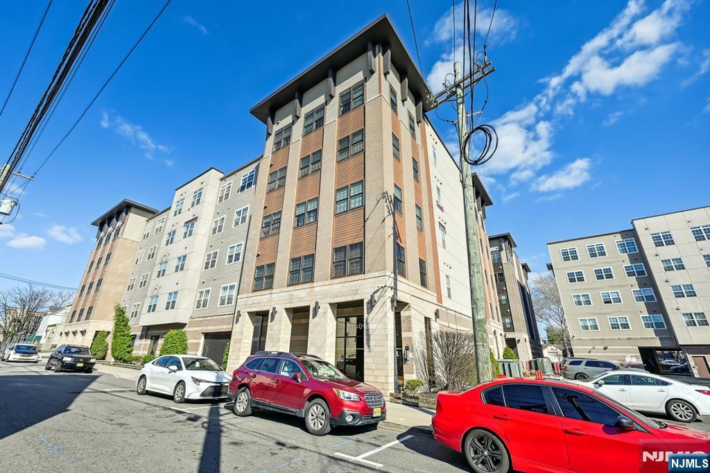 5808 Washington Street 507 - Photo 1