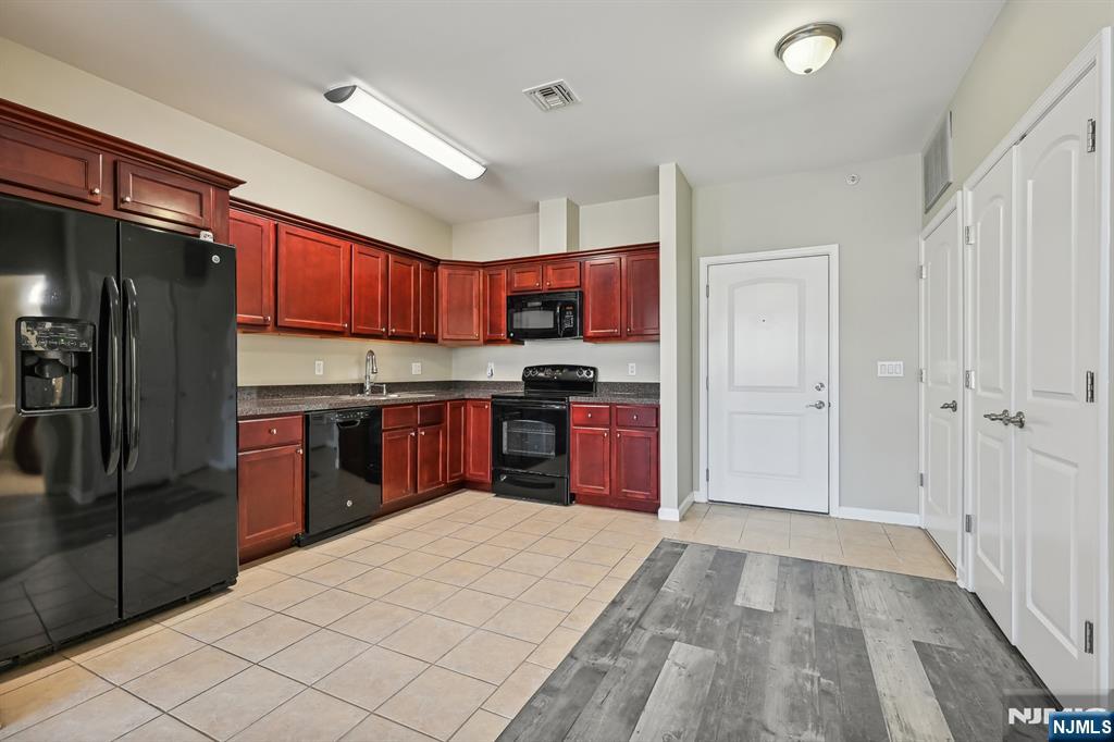5808 Washington Street 507 - Photo 4