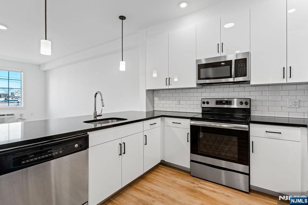520 Cliff Street 202 - Photo 4