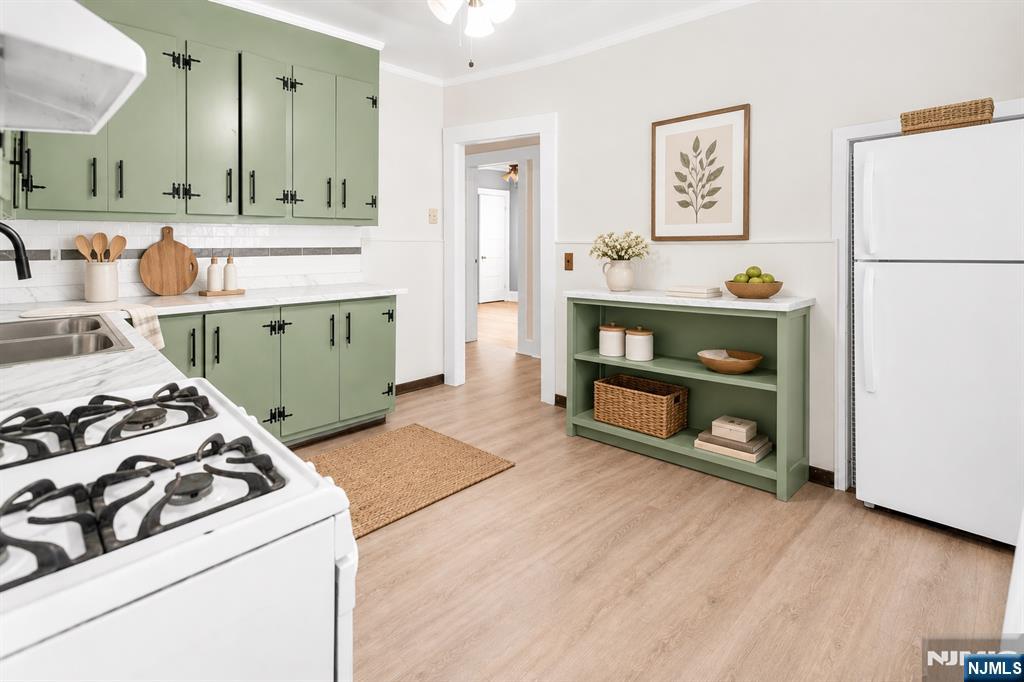 558 Argyle Avenue 2 - Photo 4