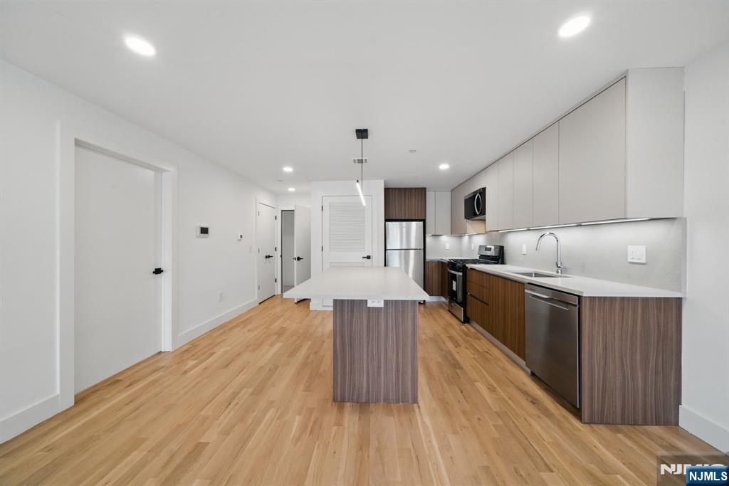 11 W Railroad Avenue 2 - Photo 5