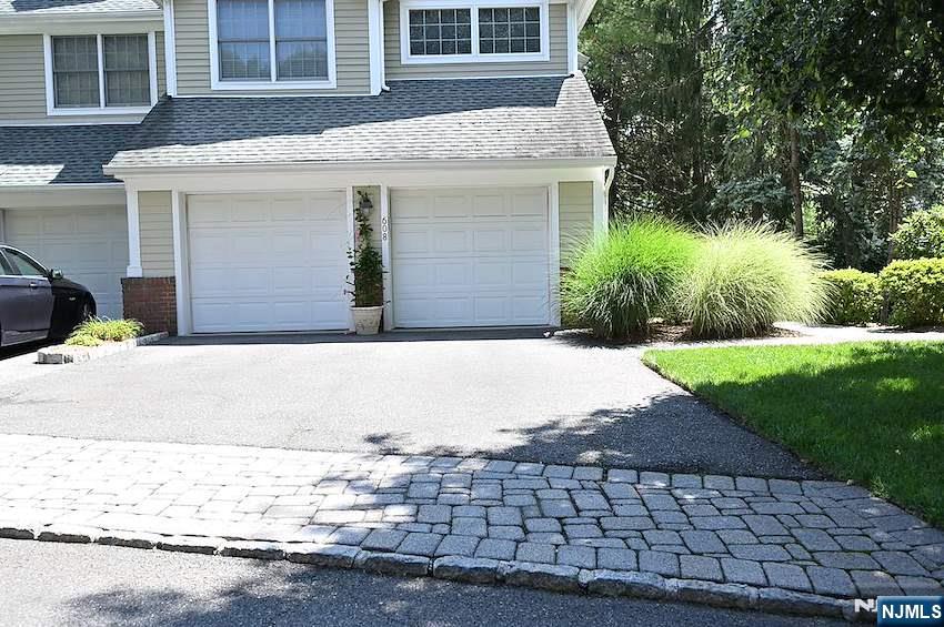 608 Stonewall Court - Photo 4