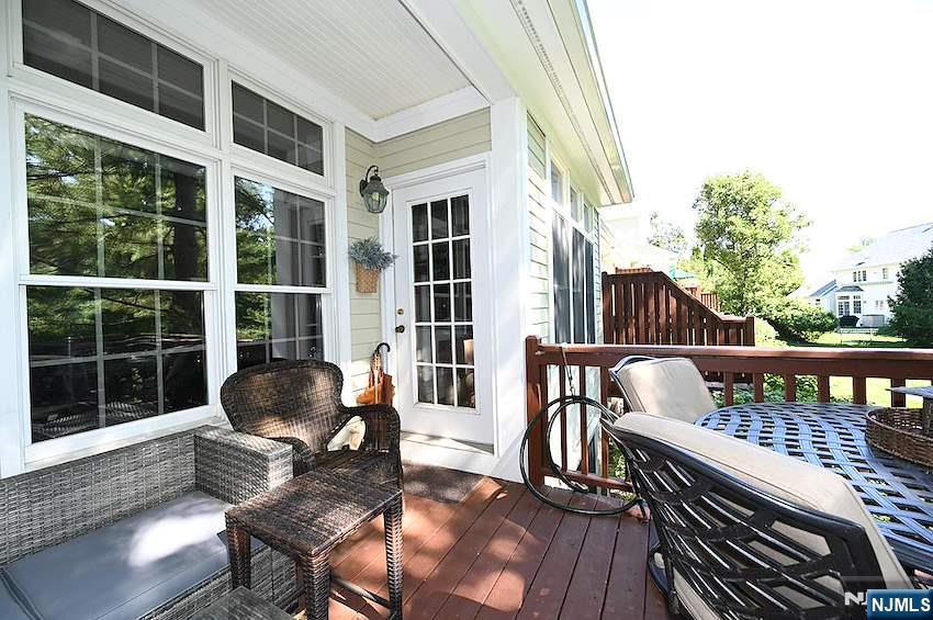 608 Stonewall Court - Photo 5