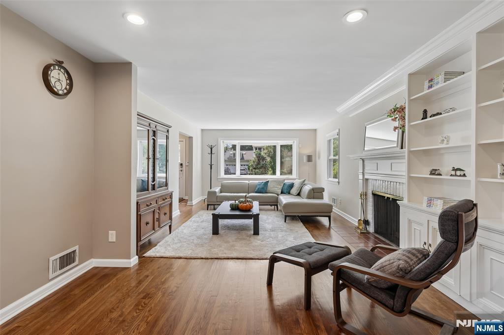 251 Brookmere Court - Photo 2