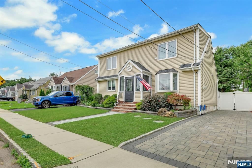 291 Fairway Avenue - Photo 2