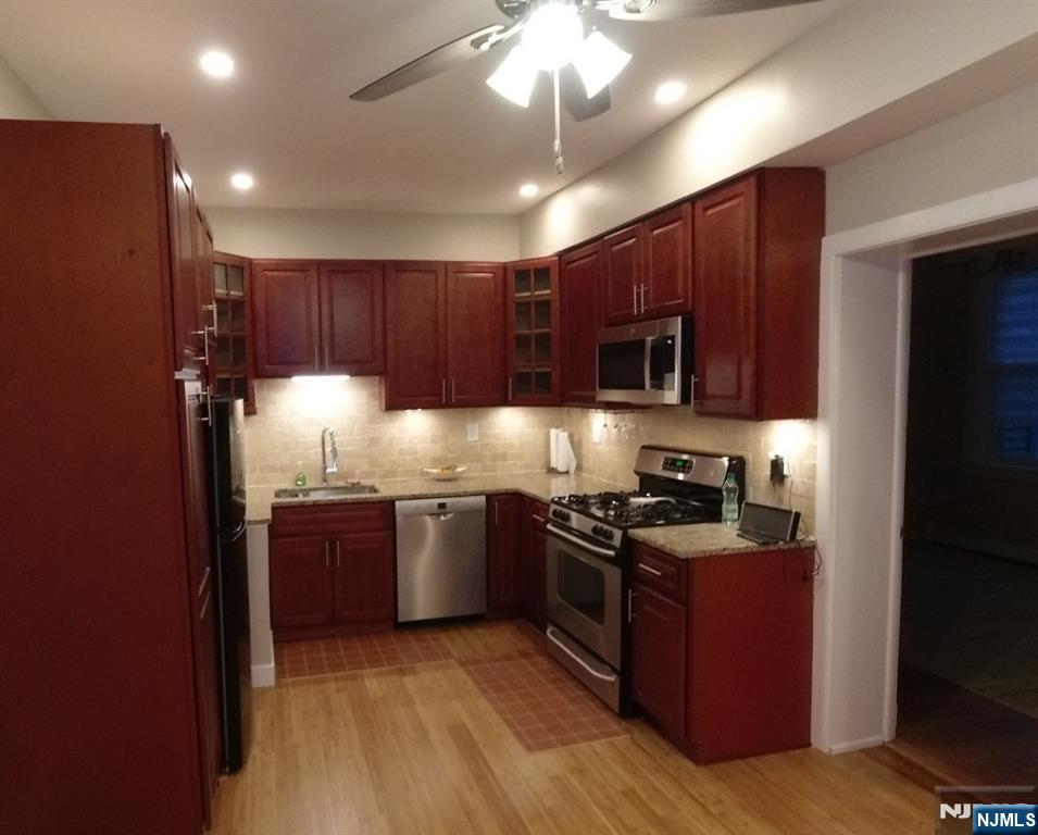 171 Malcolm Avenue 1R - Photo 1