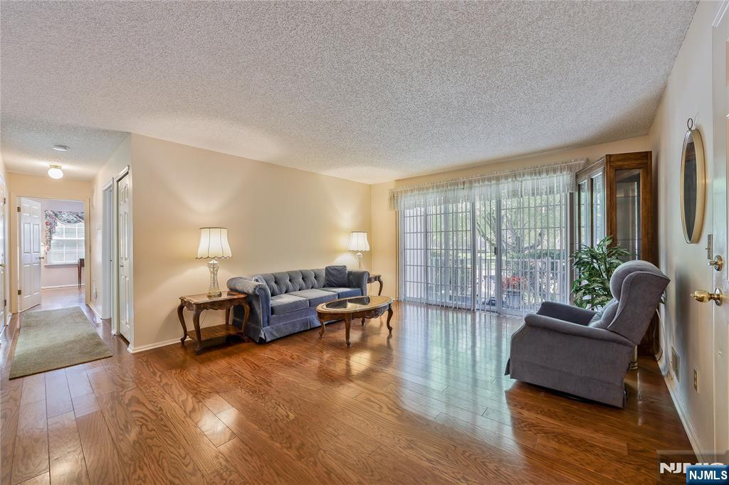 1134 Sycamore Lane - Photo 2