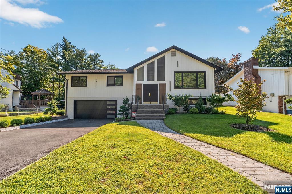 265 Westervelt Place - Photo 2